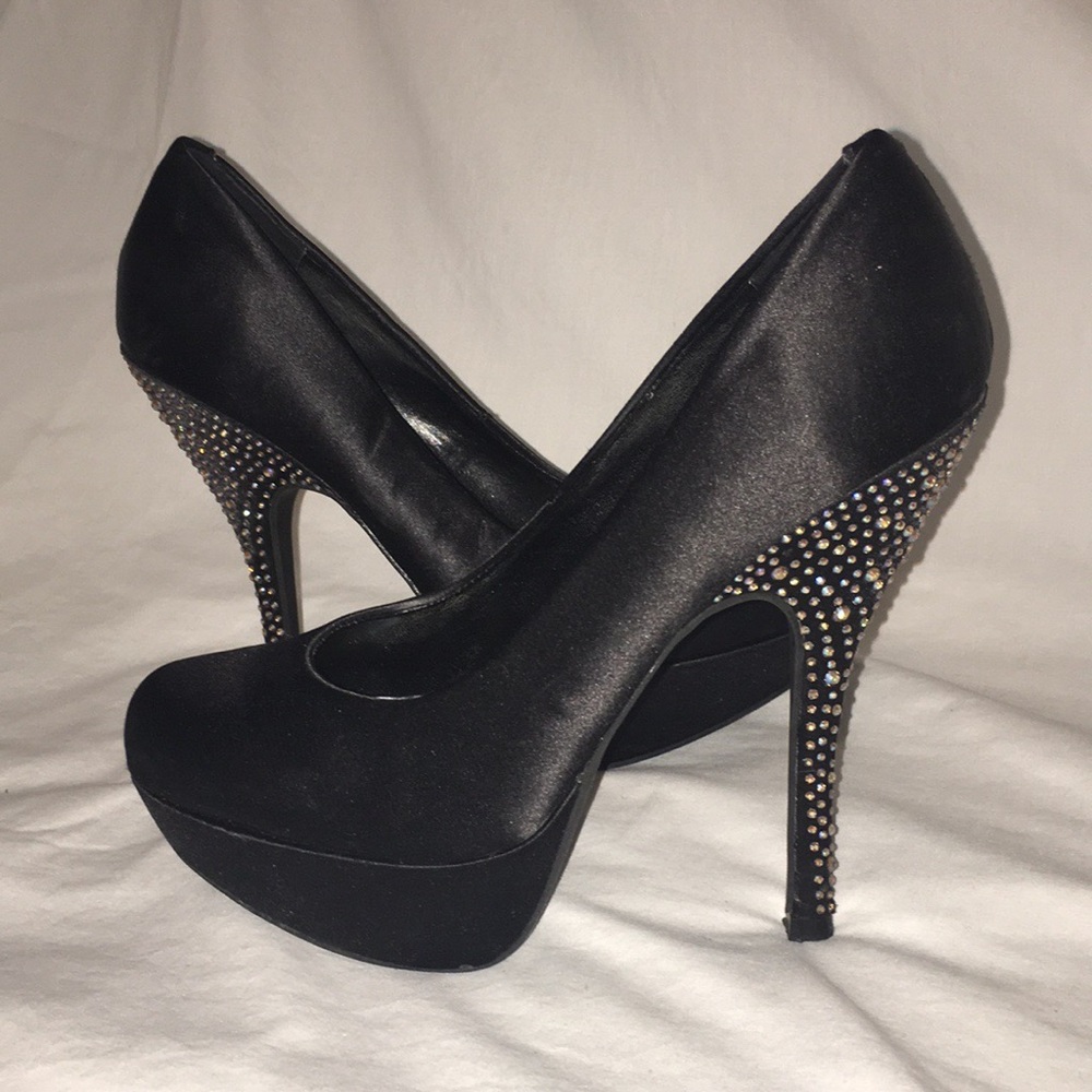 Black Sparkle Heel Pumps